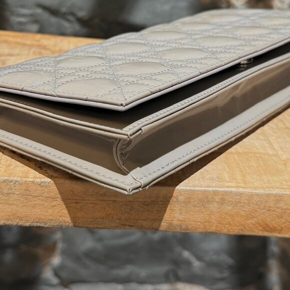 Christian Dior Pearl Grey Patent Cannage Chain Clutch - Picture 8 of 16